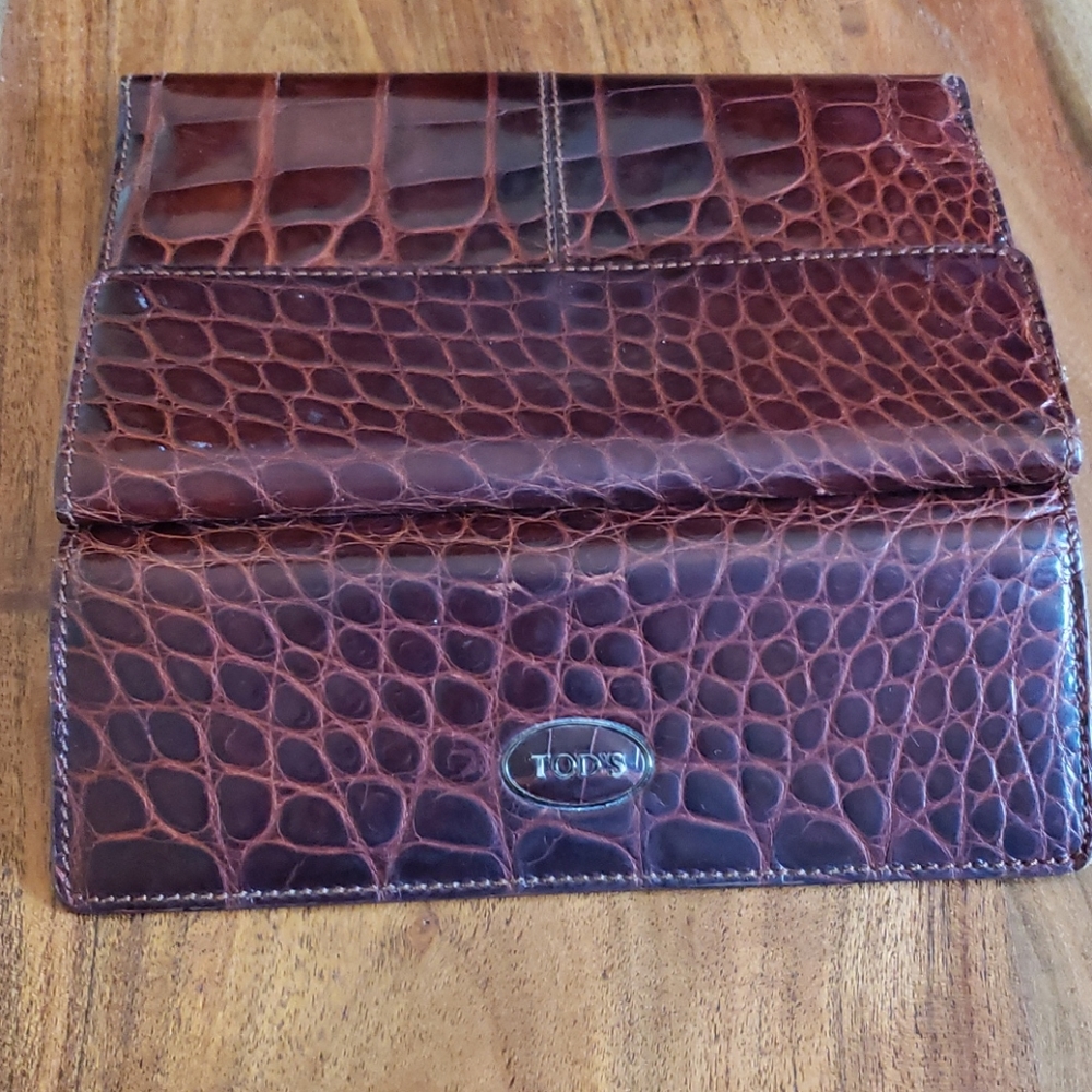 Tod's Vintage Genuine Crocodile wallet
